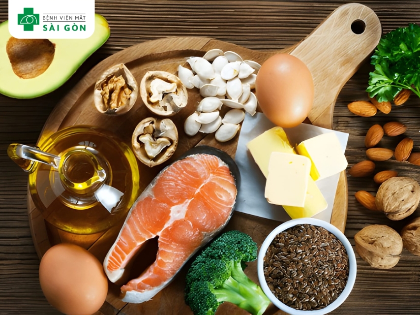 Chế độ ăn giàu vitamin A, C, E và omega-3 giúp duy trì sức khỏe mắt