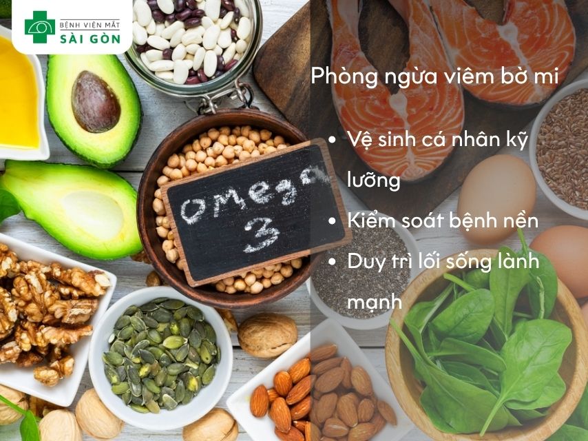 Chế độ ăn giàu omega-3 từ cá béo, hạt lanh hỗ trợ chức năng tuyến Meibomian hoạt động tốt hơn.