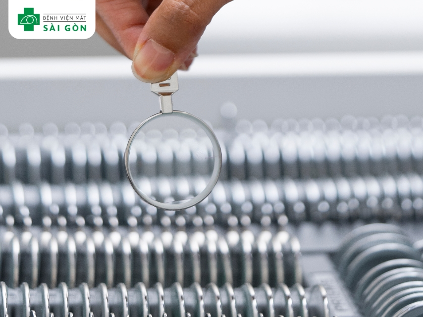  dưới 3.00 diop phù hợp nhiều phương pháp mổ cận