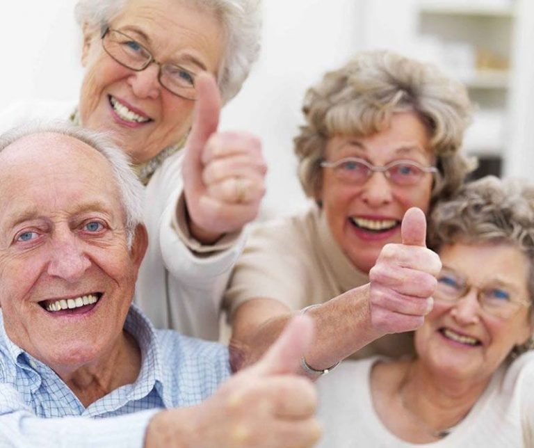 chăm sóc mắt cho người cao tuổi