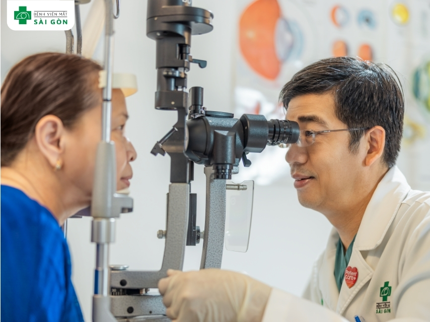 Bác sĩ chẩn đoán glaucoma qua 6 bước