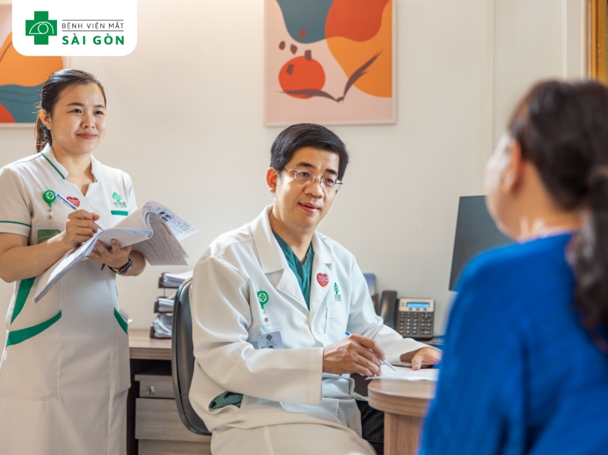 Khô mắt được chẩn đoán qua khám toàn diện