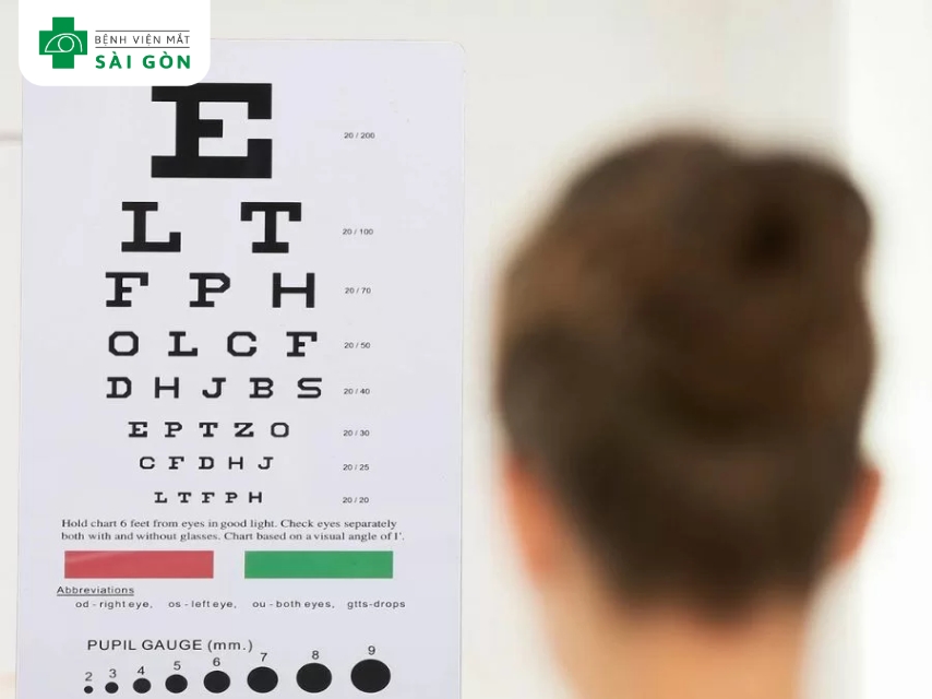 Chẩn đoán loạn thị nhờ đi khám bác sĩ