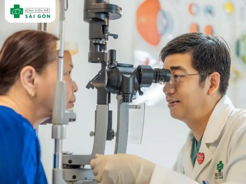 Chẩn đoán loét giác mạc