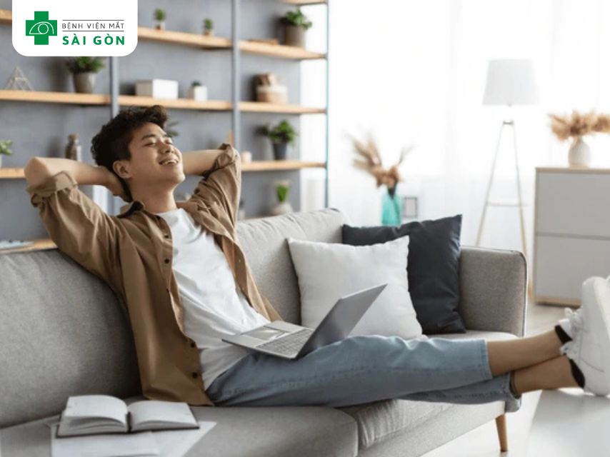 Cho mắt nghỉ hợp lý