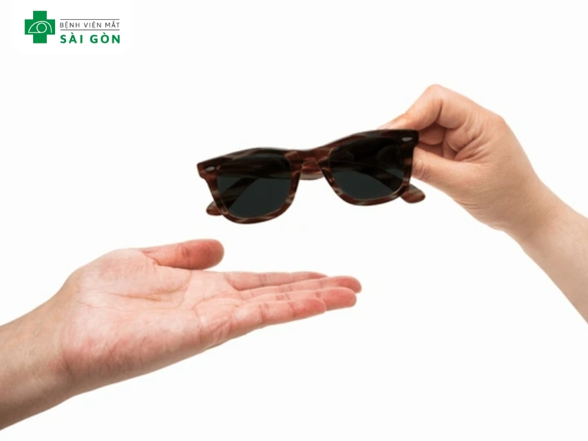 Chọn kính phù hợp giúp bảo vệ mắt khỏi các tác nhân gây hại