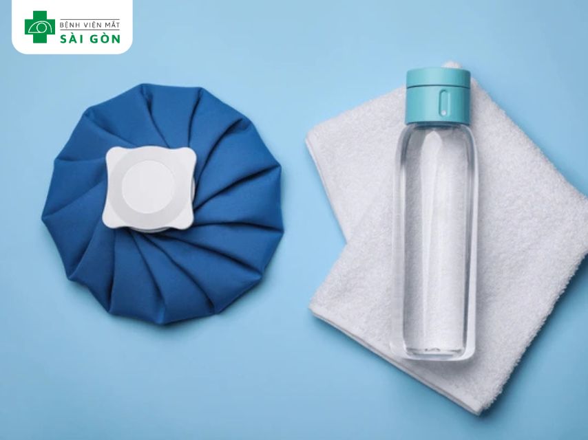Chườm ấm cho mắt