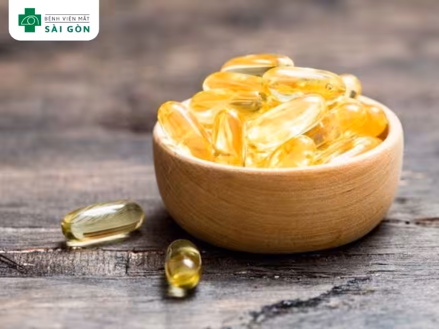 Dầu cá, đặc biệt dầu gan cá tuyết, là nguồn omega-3 cô đặc