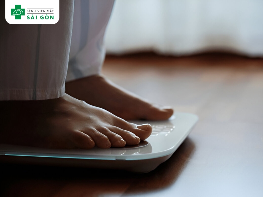 Sút cân trong giai đoạn đau hốc mắt tiềm tàng nguy hiểm