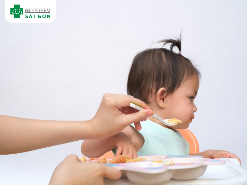Trẻ biếng ăn dấu hiệu thiếu kẽm