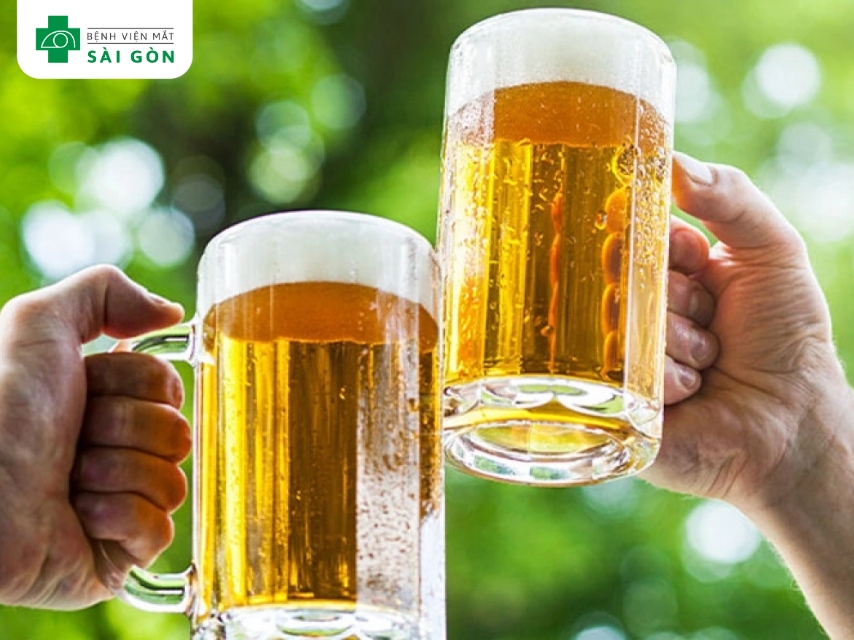 Rượu bia ảnh hưởng tiêu cực đến đau mắt đỏ