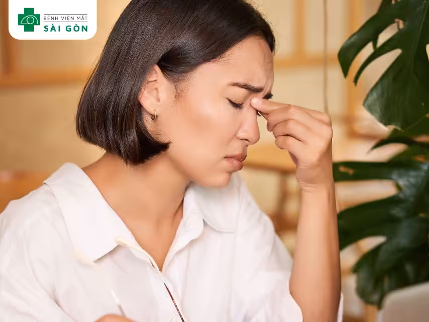 Đến bệnh viện nếu cảm thấy đau mắt kéo dài