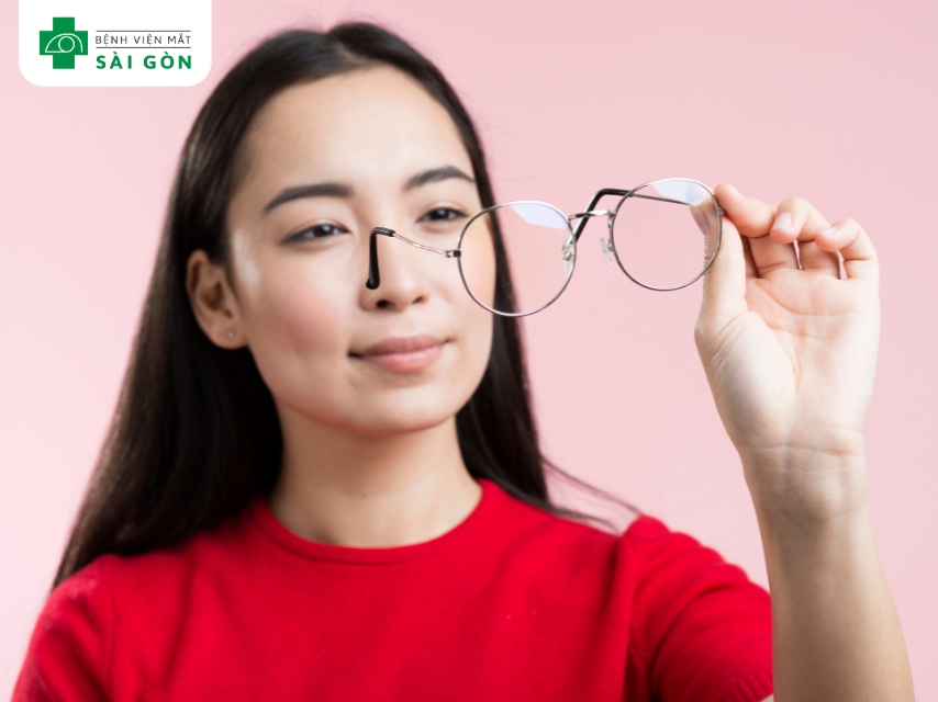  0.5 diop là độ cận tối thiểu để mổ