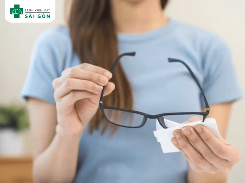 Điều chỉnh bằng kính mắt