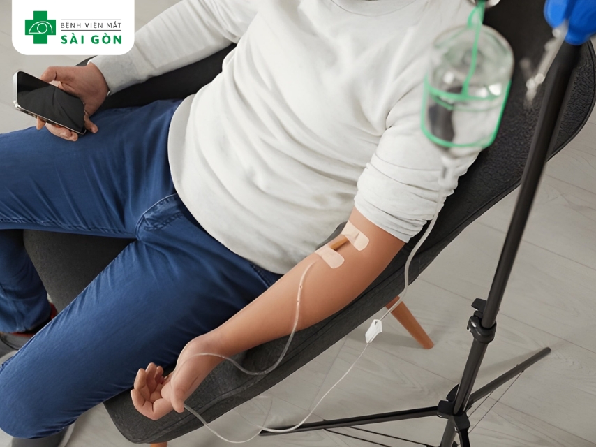 Bổ sung dịch truyền nước để điều trị mắt vàng