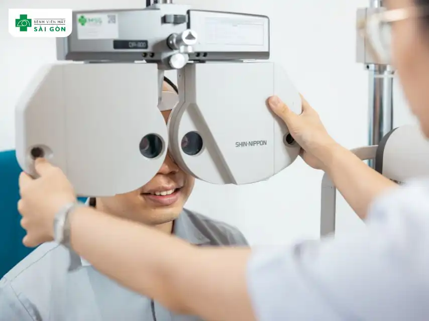 Đi khám chuyên khoa để được tư vấn cách điều trị phù hợp