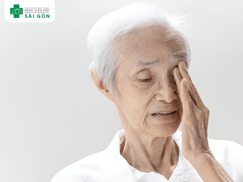 Nguy cơ mắc bệnh thoái hóa điểm vàng tăng theo tuổi tác