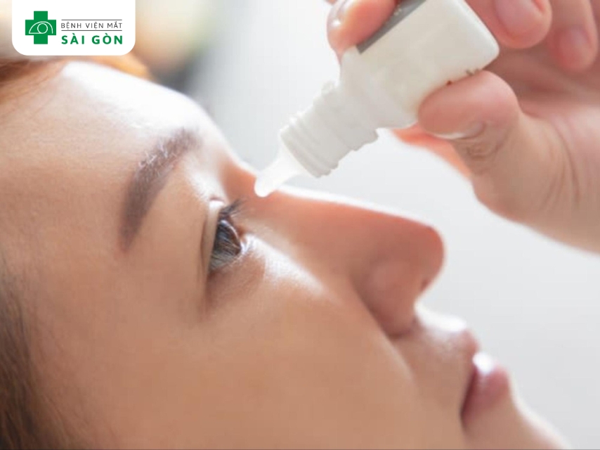 Thuốc nhỏ mắt Atropine làm chậm quá trình cận ở trẻ em