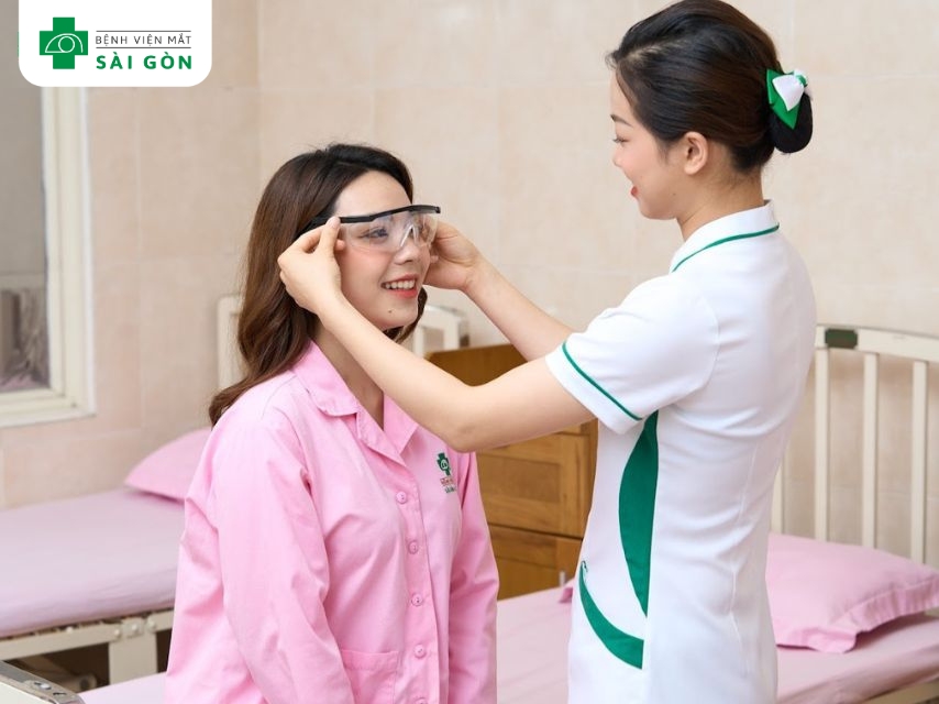 Phòng tránh tái cận thị bằng cách chọn thời điểm phẫu thuật thuận lợi