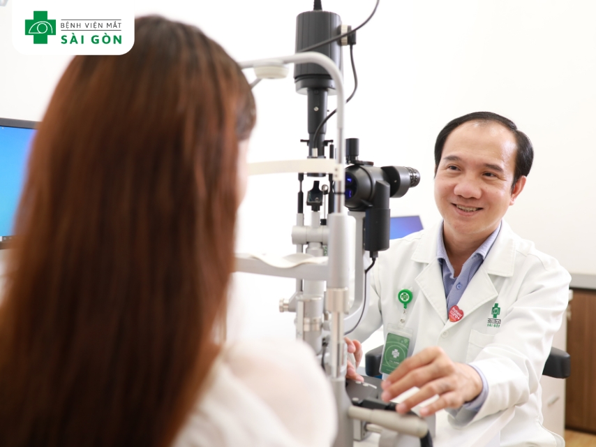 Kiểm tra khúc xạ xác định loạn thị