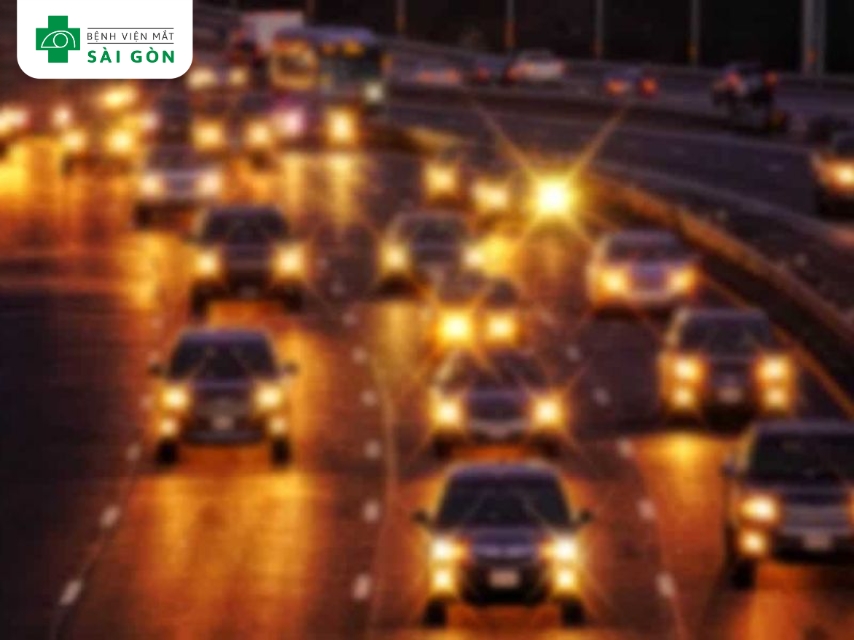 Người bị loạn thị khó khăn trong lái xe 