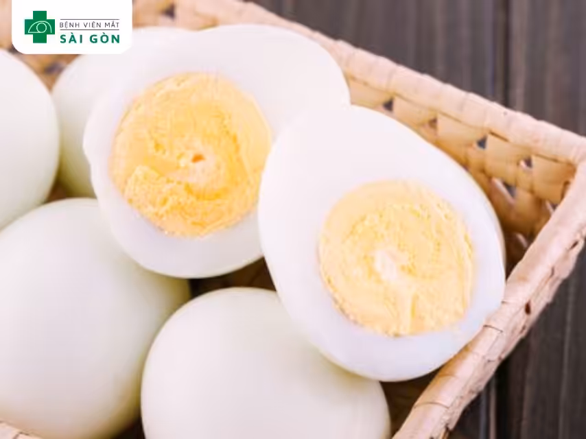 Lòng trắng trứng không chứa collagen trực tiếp nhưng giàu proline