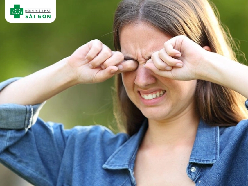 Tránh dụi mắt khi đau mắt đỏ.