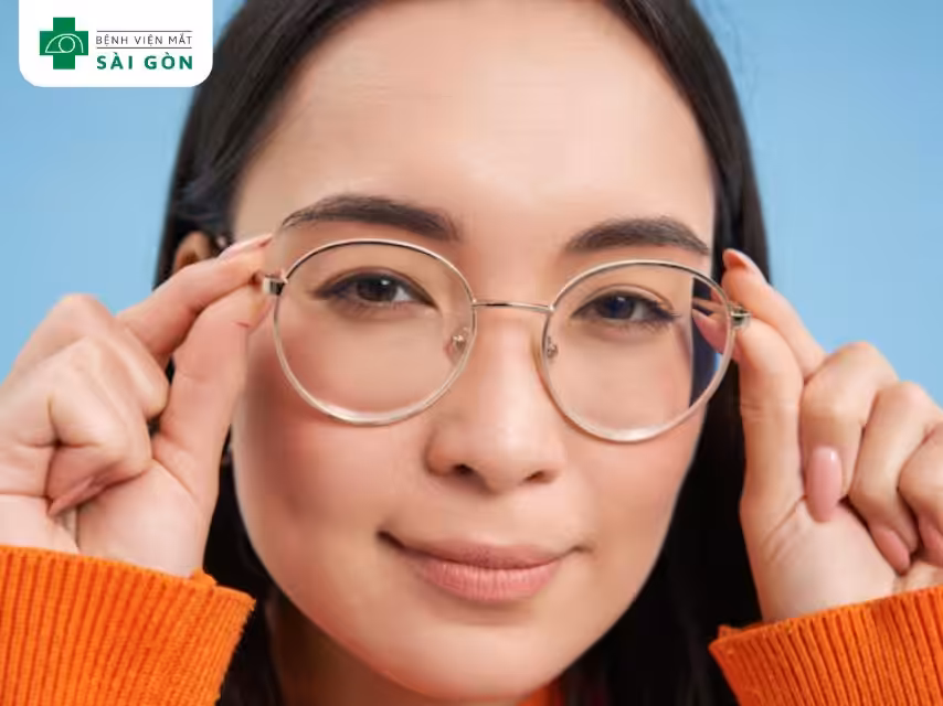 Chọn kính đúng độ theo khám mắt uy tín