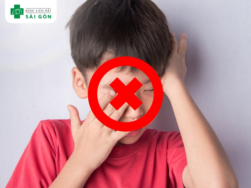 Đau mắt đỏ không nên dụi mắt