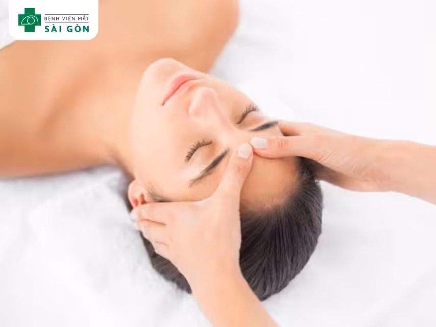 Sử dụng cả 10 đầu ngón tay massage