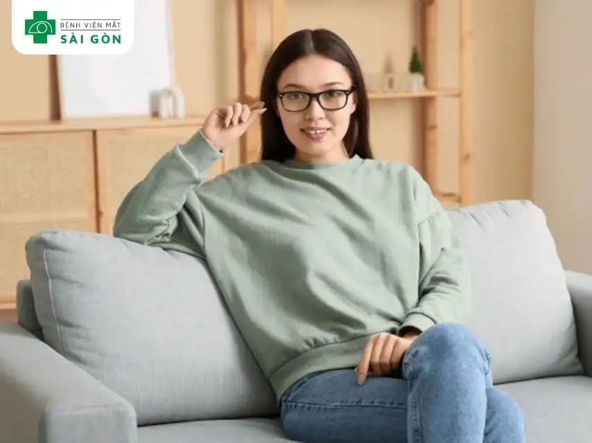 Người cận thị thường bị thoái hóa dịch kính sớm hơn