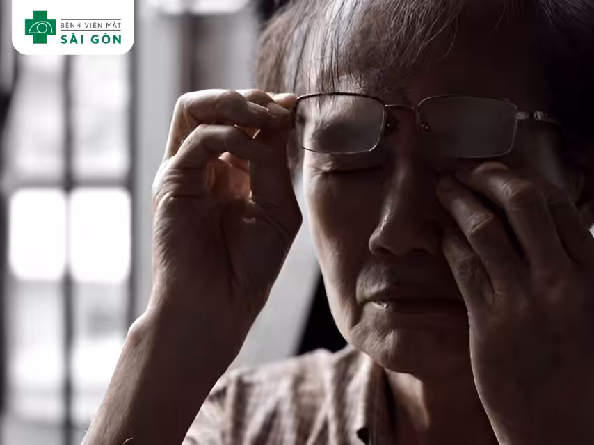 nguy cơ mắc bệnh bong võng mạc