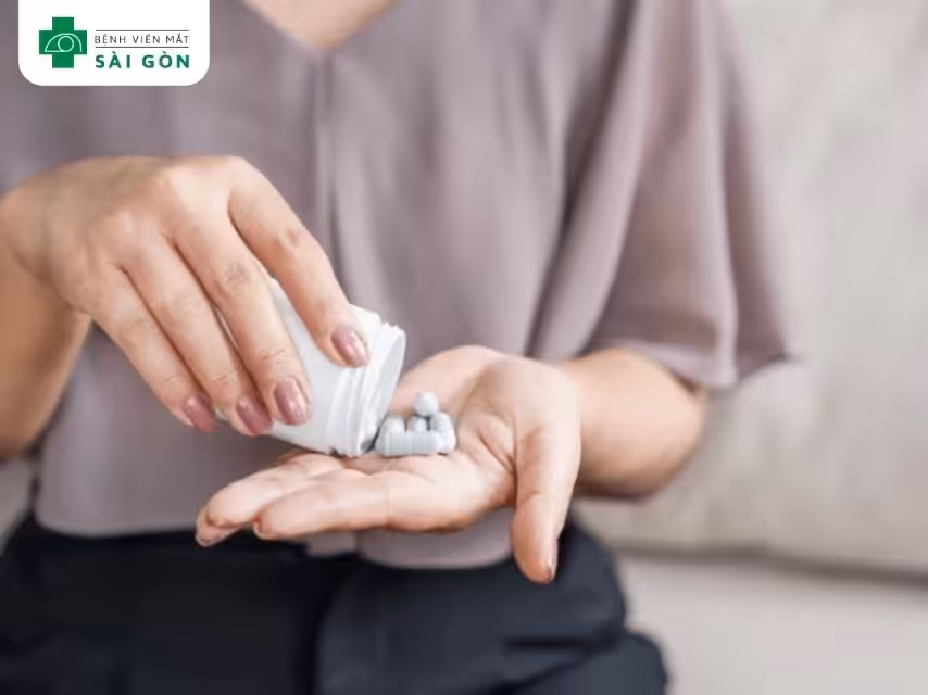 Nguyên nhân gây mắt lão