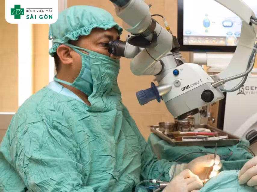 Phẫu thuật là cách duy nhất để loại bỏ hoàn toàn đục thủy tinh thể