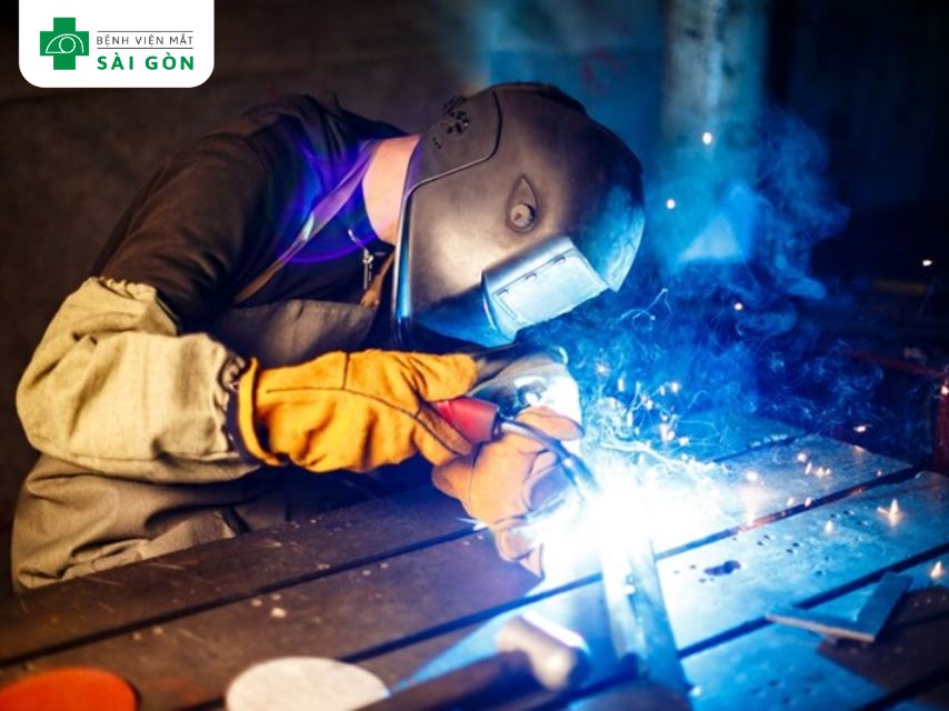 Sử dụng các vật dụng bảo hộ