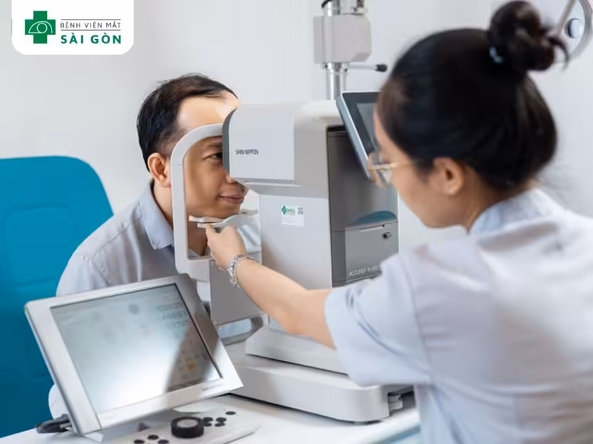 Người trên 40 tuổi nên khám mắt