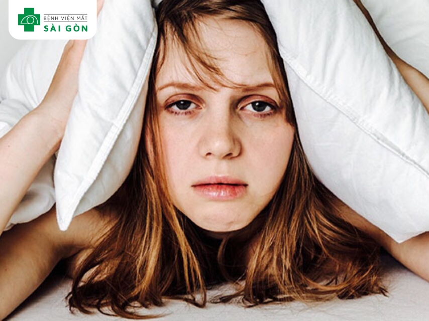 Mất ngủ thường xuyên gây thăm mắt