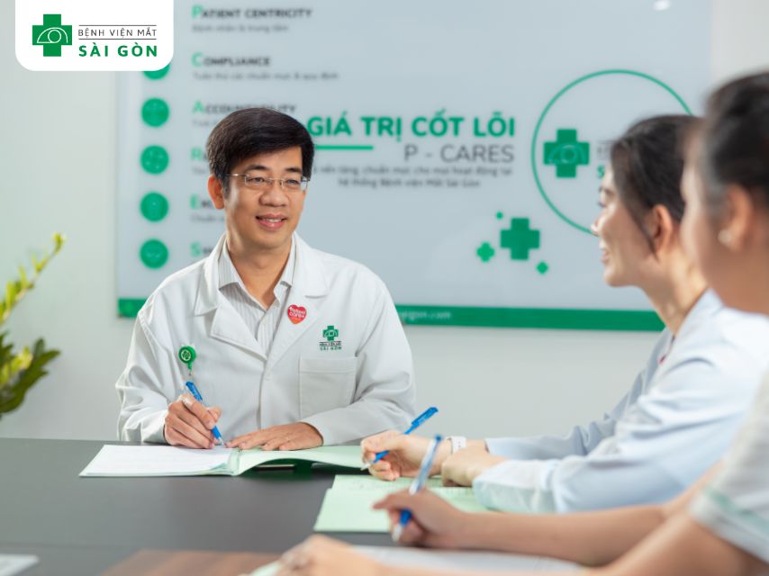Chụp ảnh màu đáy mắt trường rộng