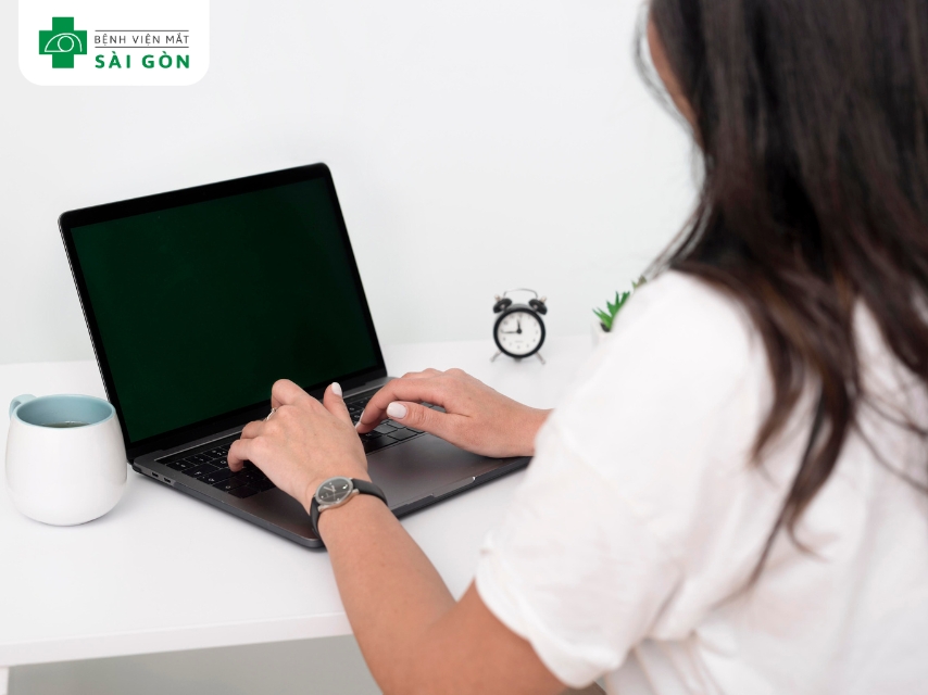 Tạo khoảng cách với thiết bị điện tử