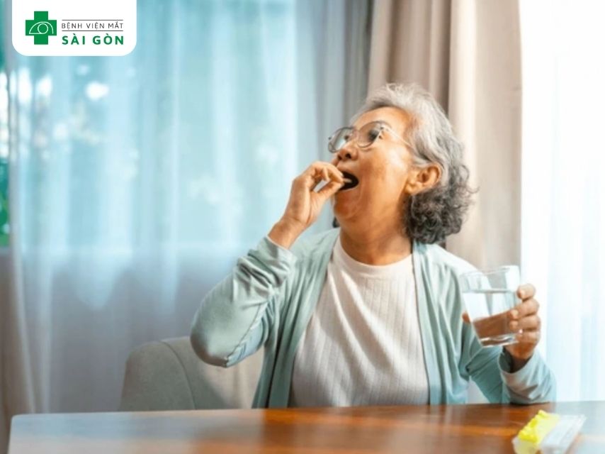 Các loại thuốc bổ mắt phổ biến cho người già