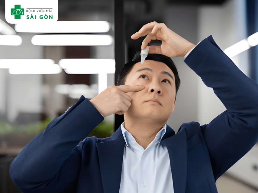 Thuốc nhỏ mắt, thuốc mỡ và Botox® có thể được dùng