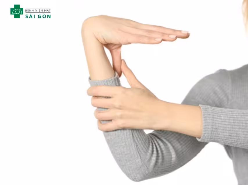 Thủy tinh thể lệch