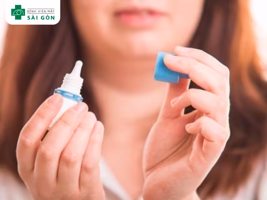 Thuốc nhỏ mắt trị đau mắt đỏ