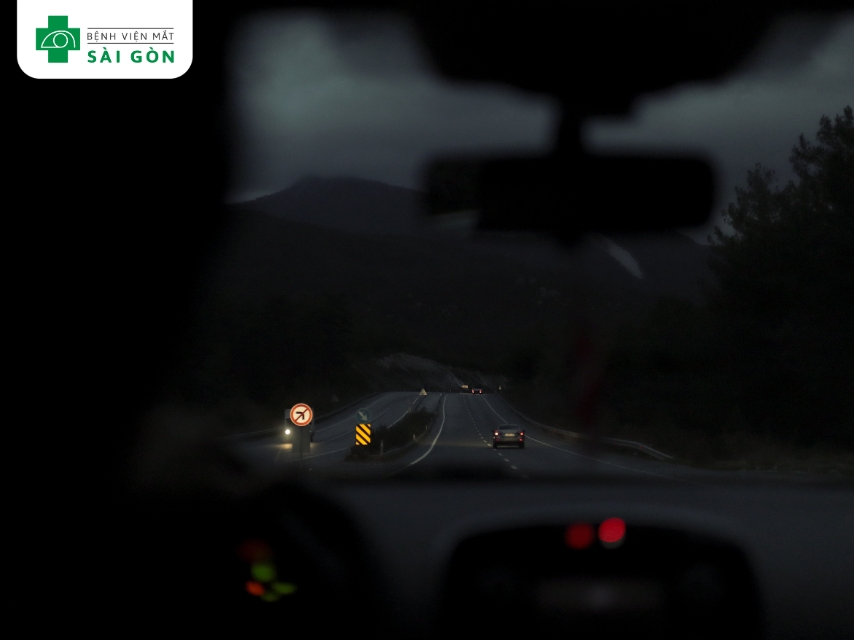 Khó di chuyển và hoạt động trong bóng tối