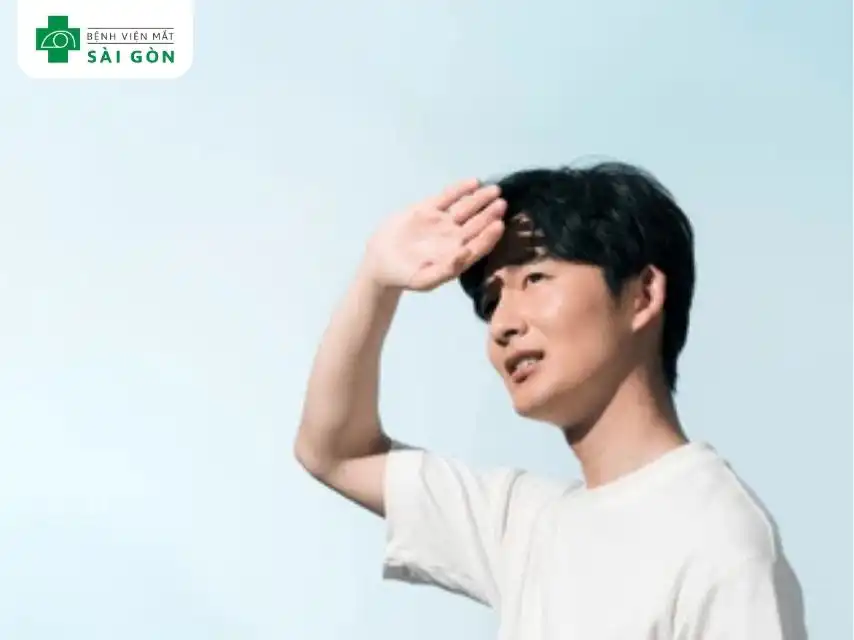 Triệu chứng khi bị sưng mí mắt dưới