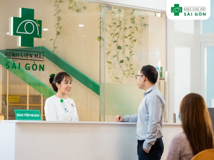 Mắt Sài Gòn một trong đơn vị tiên phong phẫu thuật PHAKIC