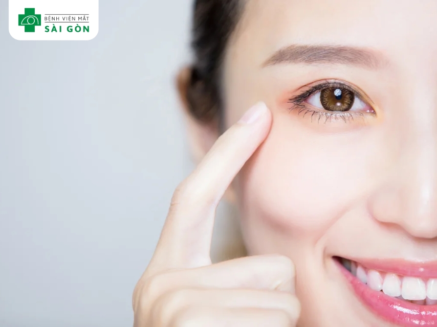 Vitamin B12 bảo vệ thị lực, giảm tổn thương thần kinh.