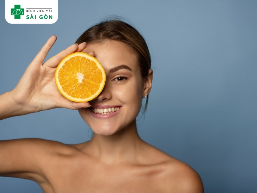 Vitamin C hỗ trợ thị lực