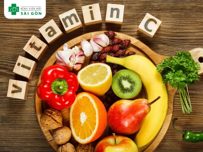 Vitamin C tan trong nước, cơ thể không tự tổng hợp.