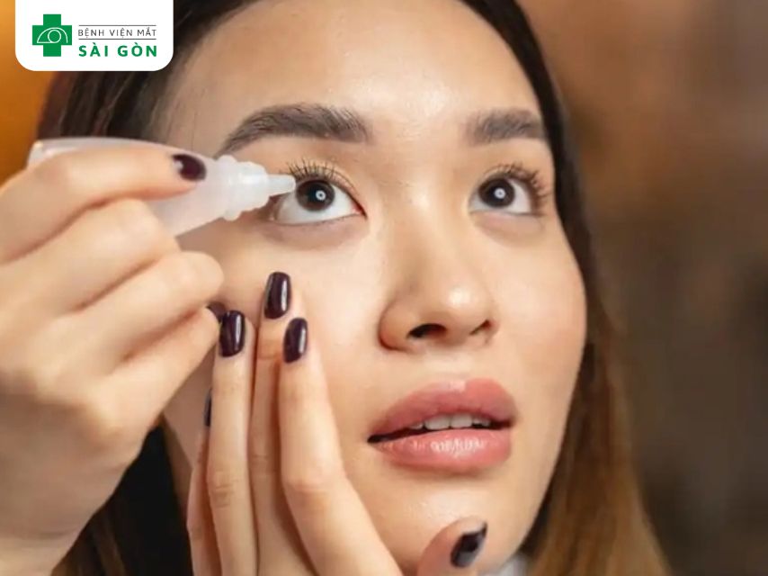 Sử dụng thuốc nhỏ mắt thường xuyên